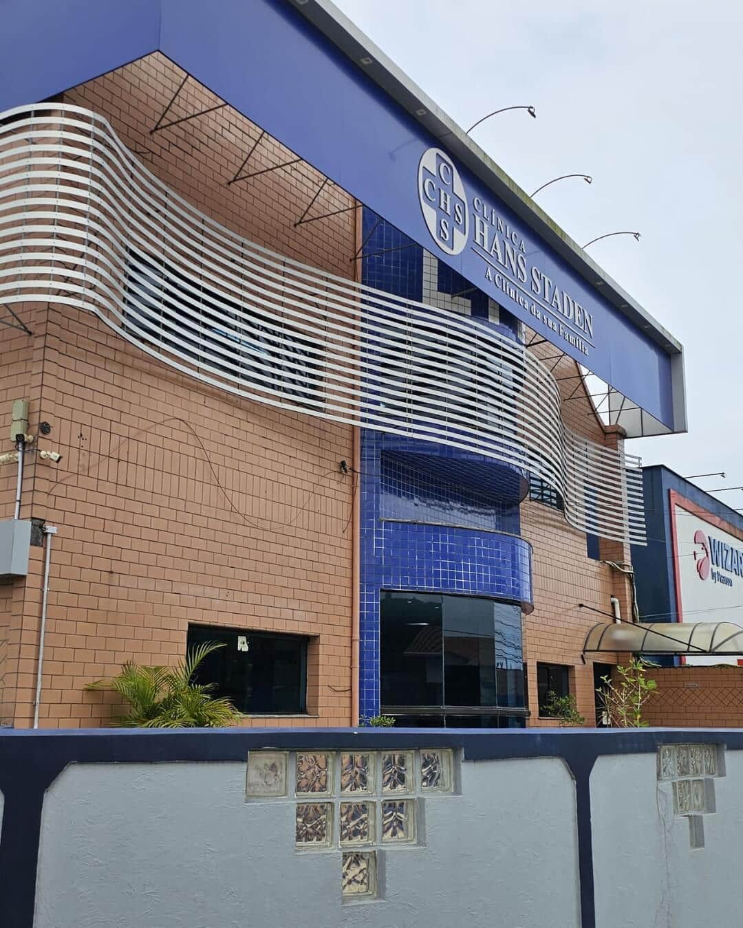 Projeto de fachada arquitetônica para clínica